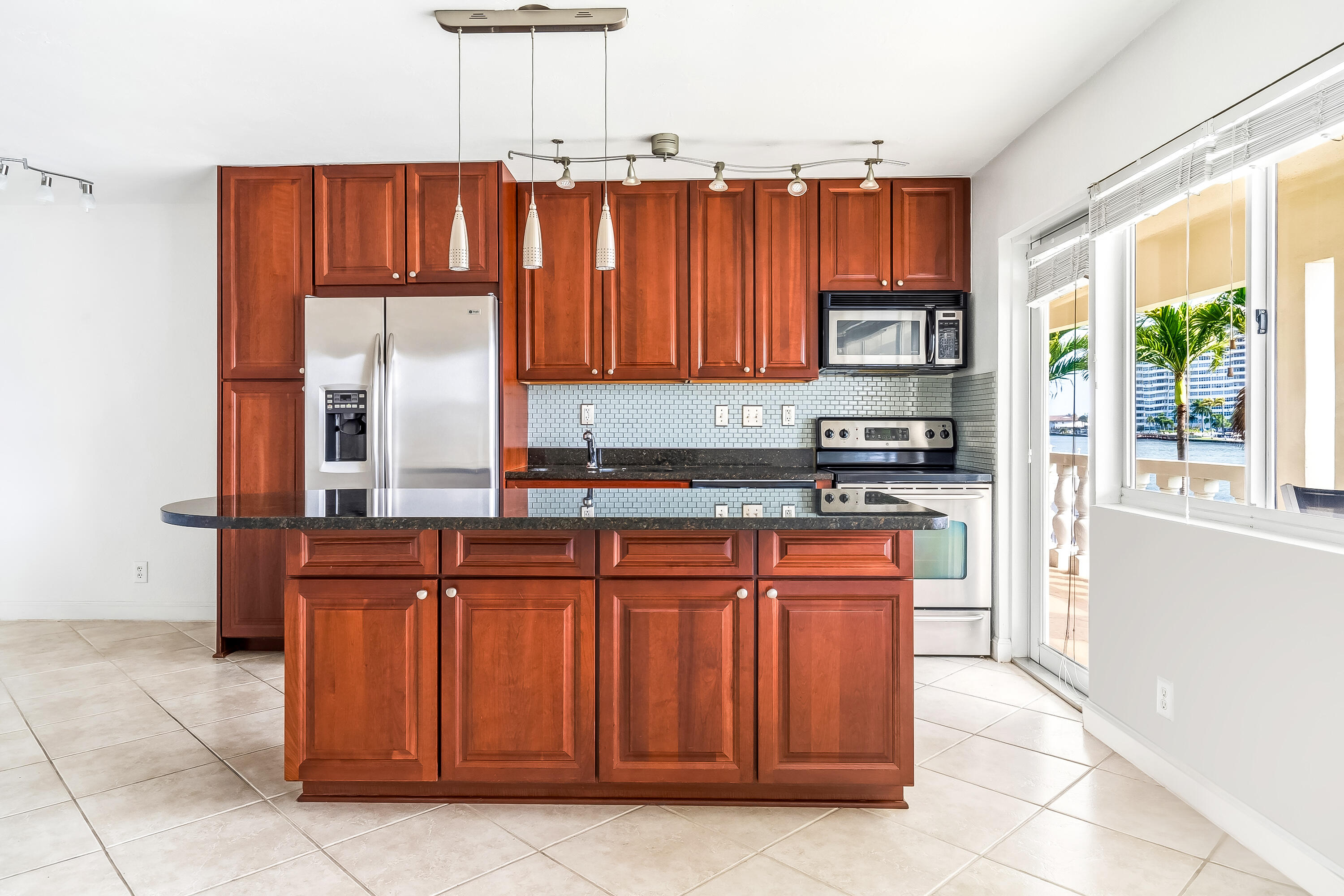 2895 NE 32ND #207, Fort Lauderdale FL 33306