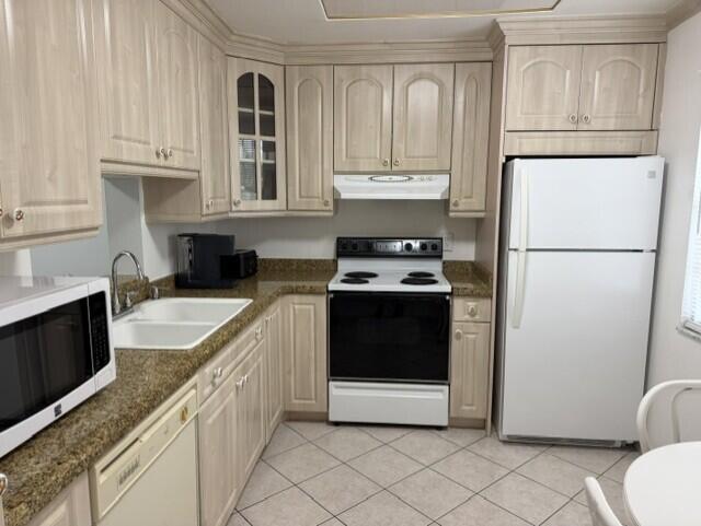 315 SE 11TH #203, Dania Beach FL 33004