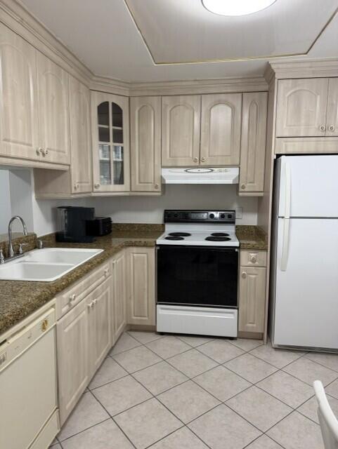 315 SE 11TH #203, Dania Beach FL 33004