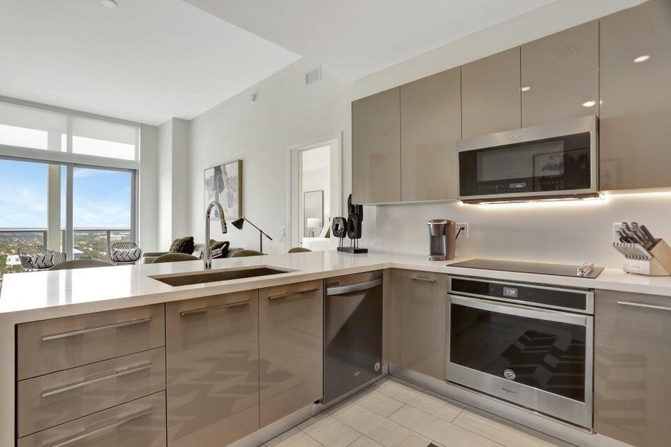 2000 METROPICA #2607, Sunrise FL 33323