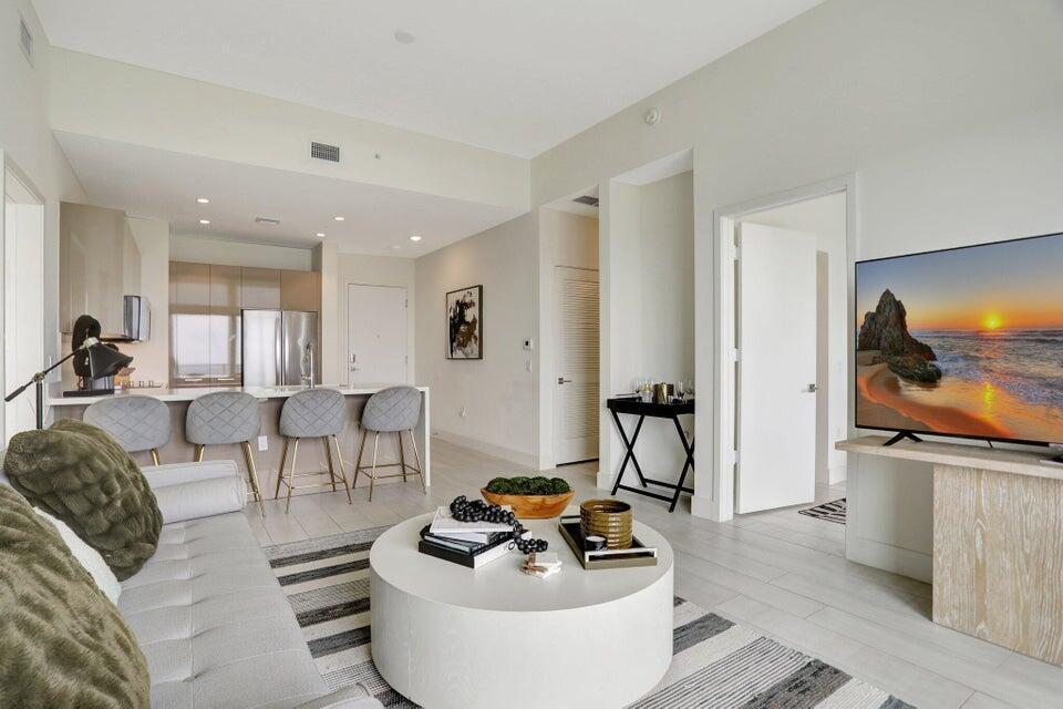 2000 METROPICA #2607, Sunrise FL 33323