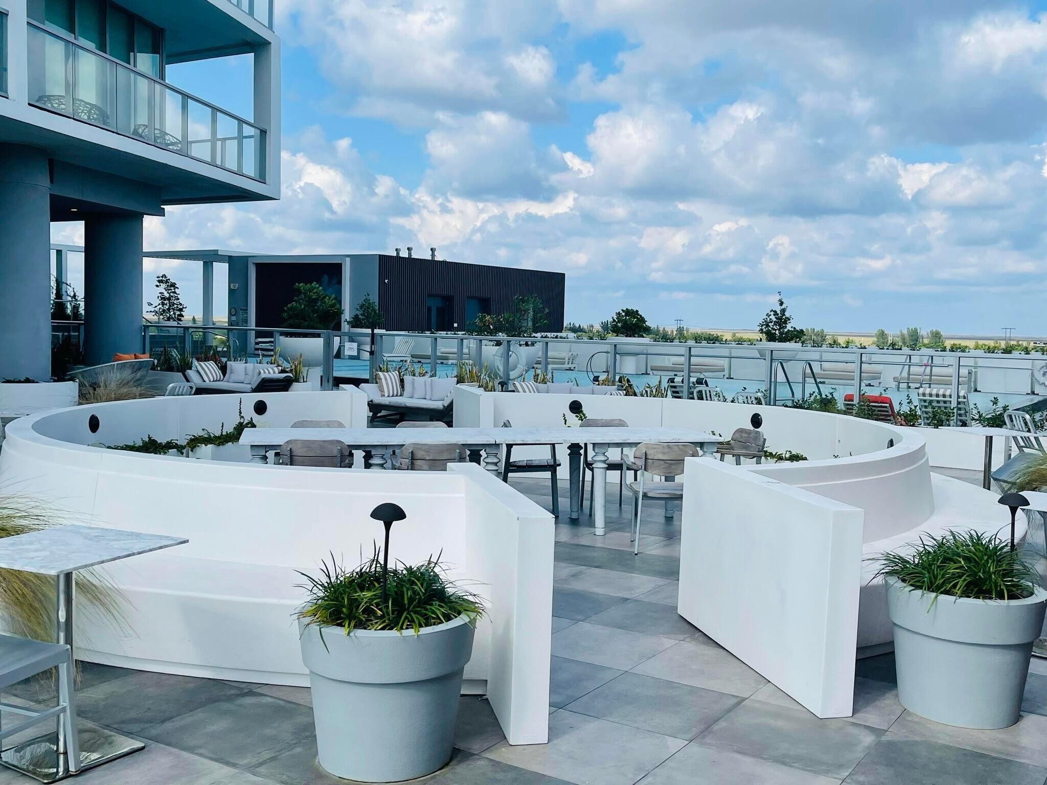 2000 METROPICA #2607, Sunrise FL 33323