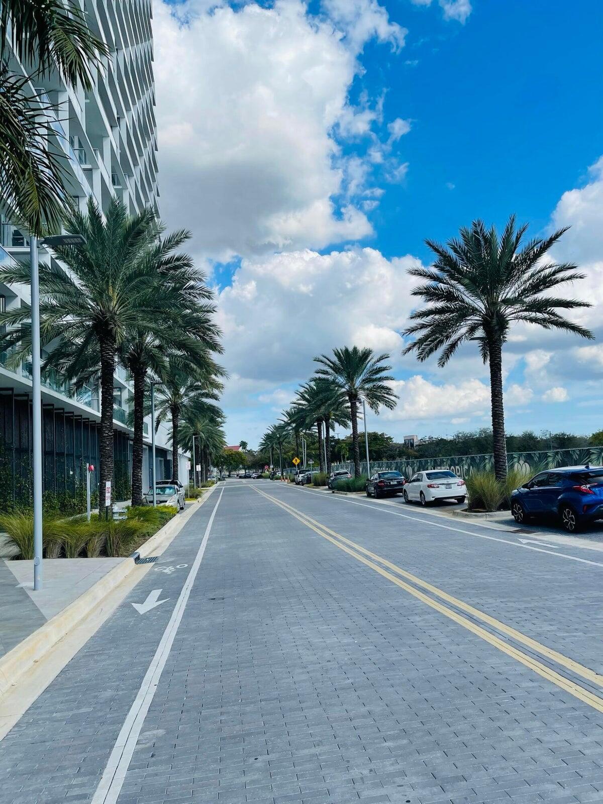2000 METROPICA #2607, Sunrise FL 33323