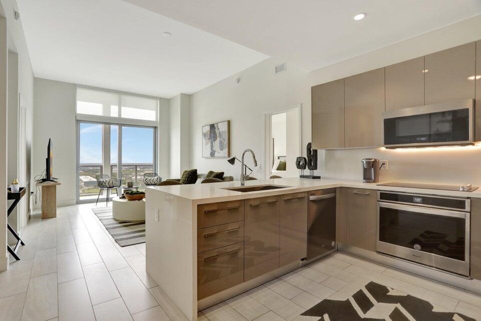 2000 METROPICA #2607, Sunrise FL 33323