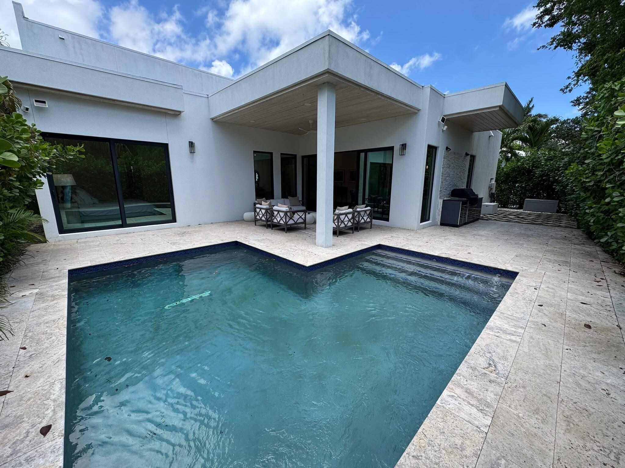 120 Summa, West Palm Beach FL 33405
