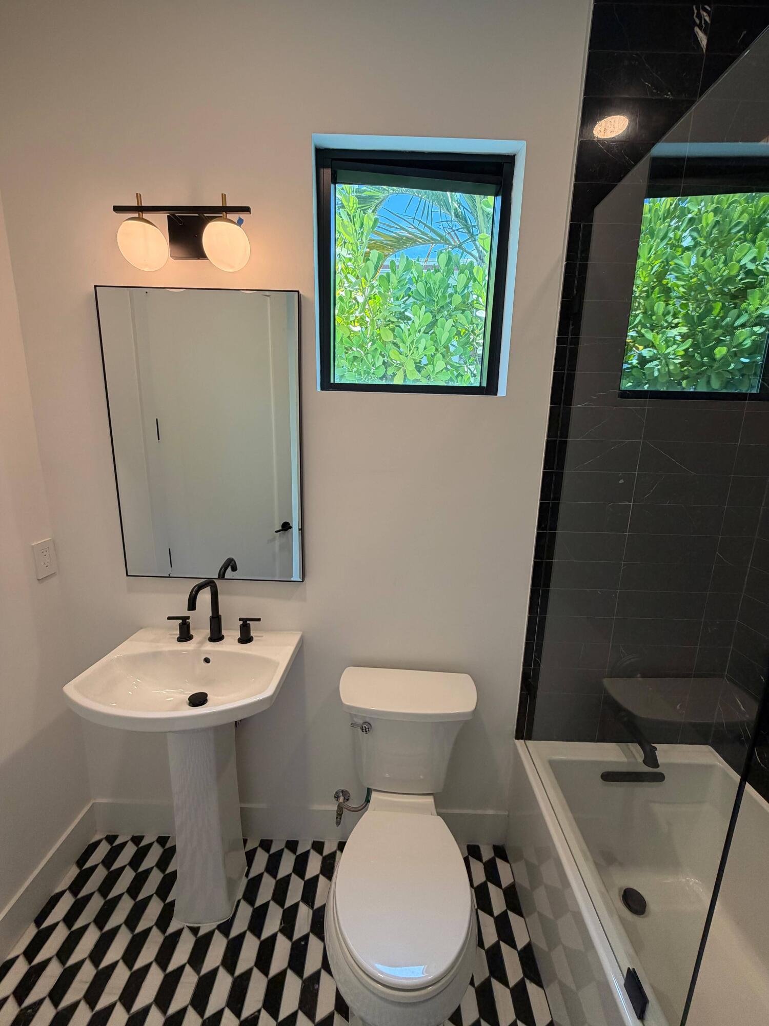 120 Summa, West Palm Beach FL 33405