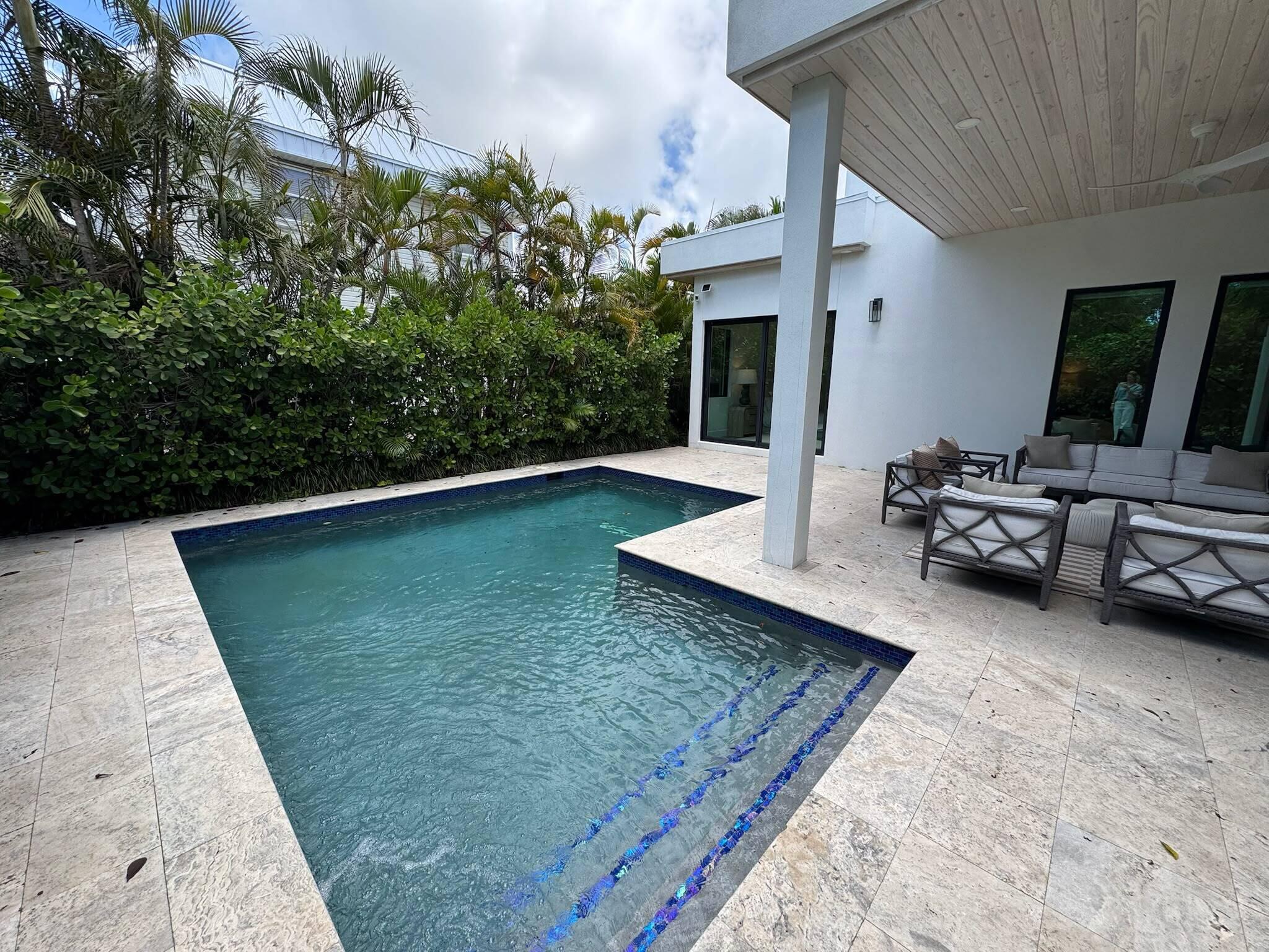 120 Summa, West Palm Beach FL 33405