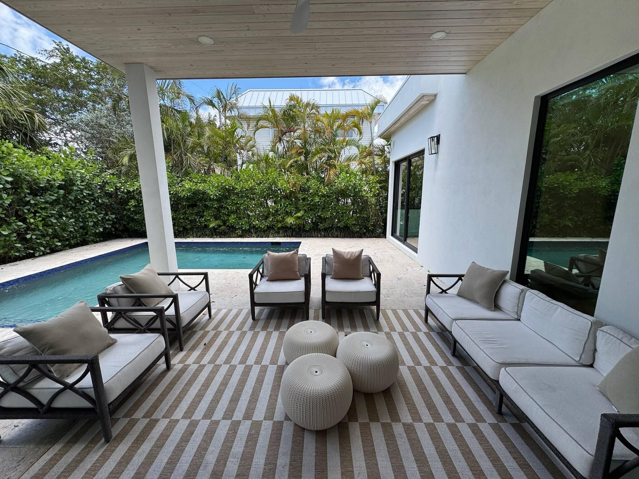 120 Summa, West Palm Beach FL 33405