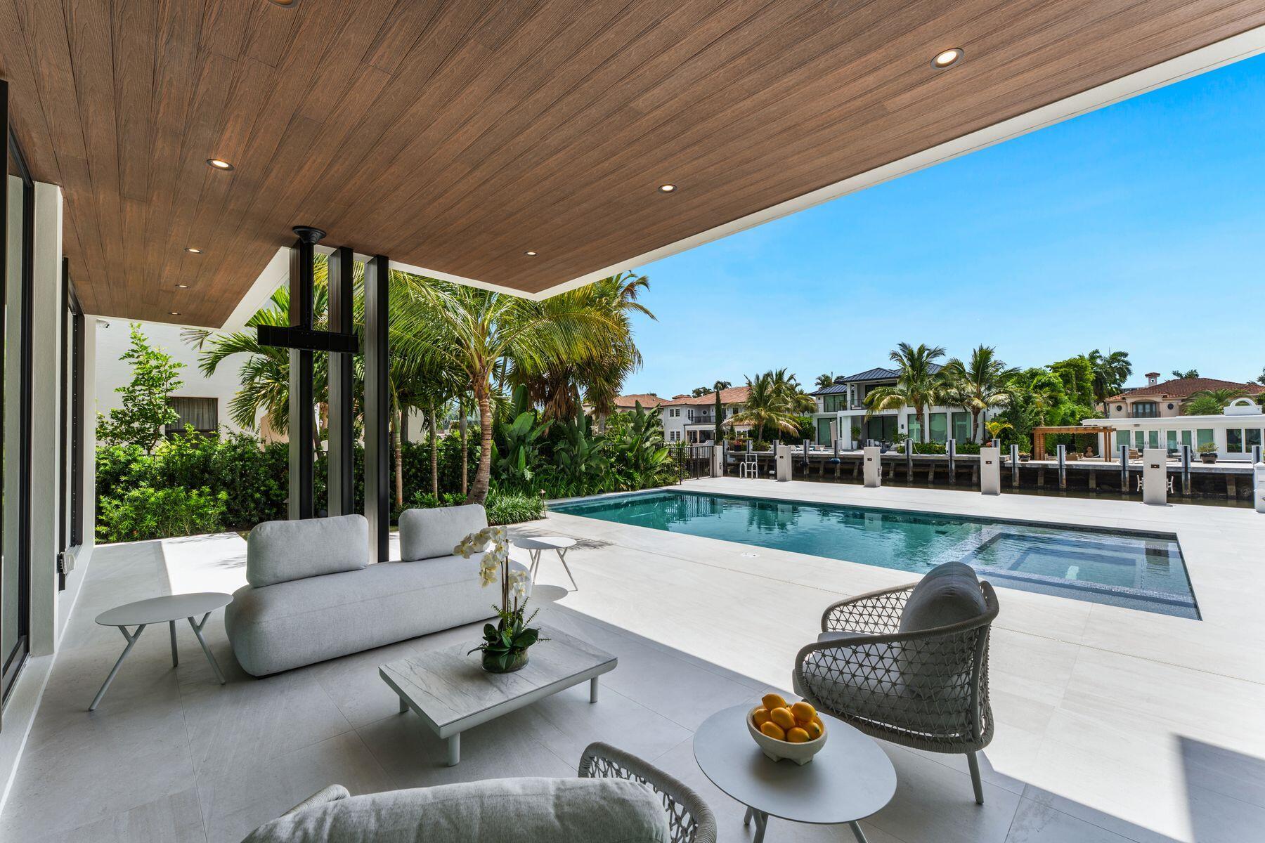 2400 Barcelona, Fort Lauderdale FL 33301