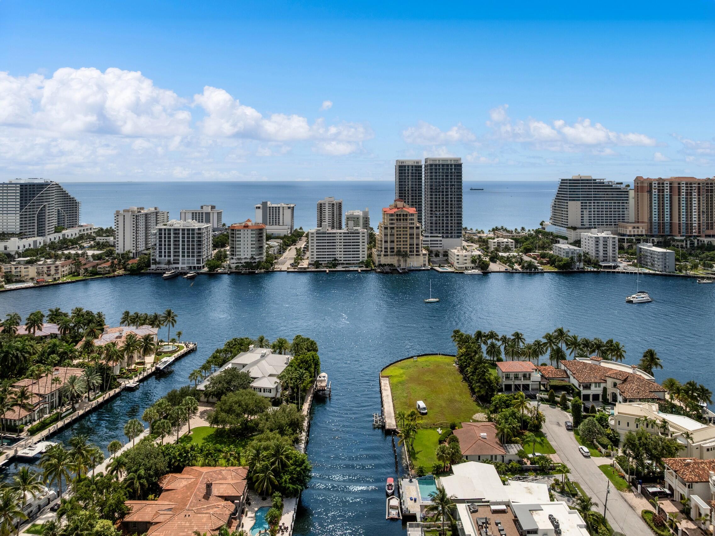 2400 Barcelona, Fort Lauderdale FL 33301