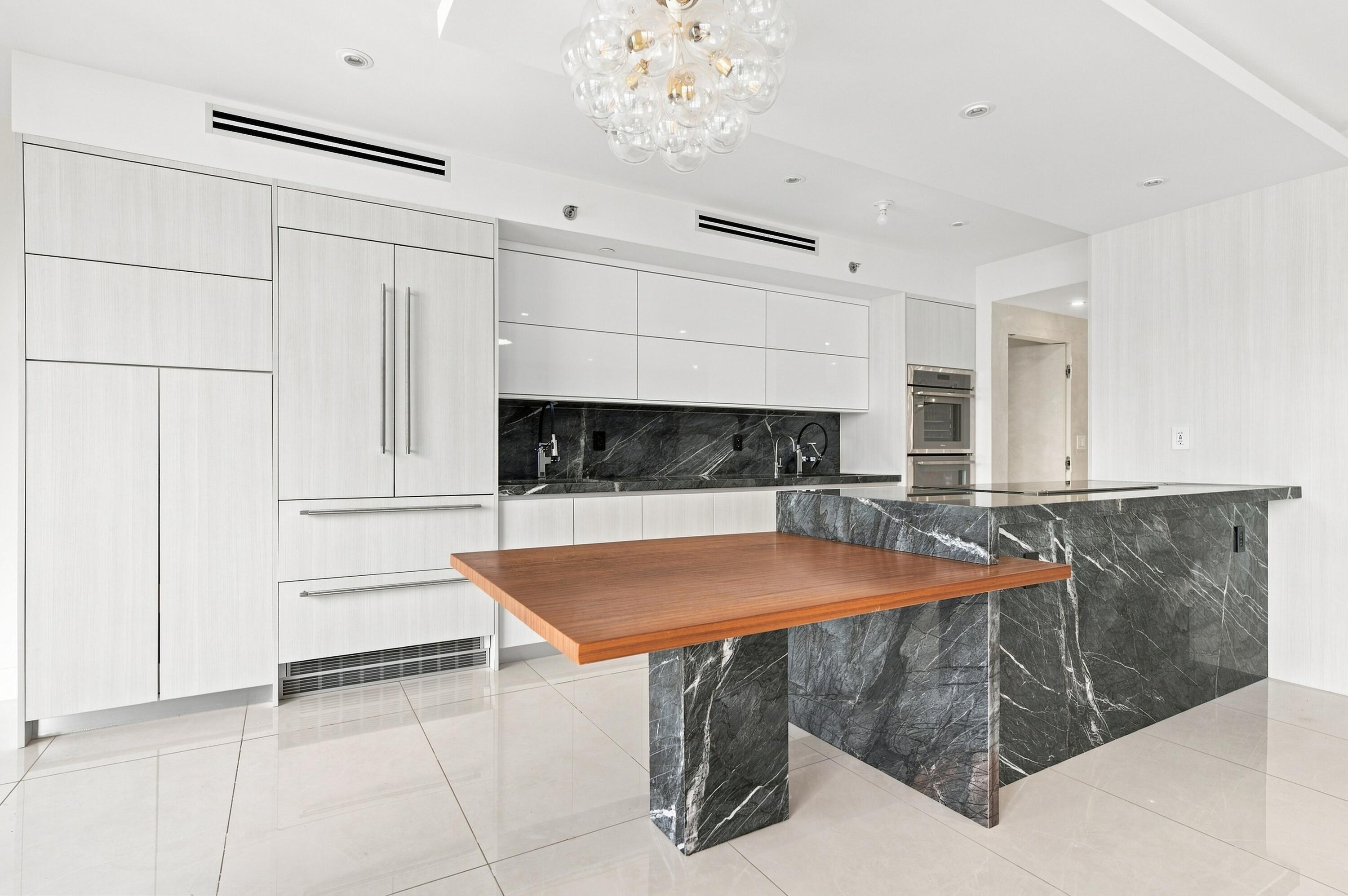 2000 Island #2905, Aventura FL 33160