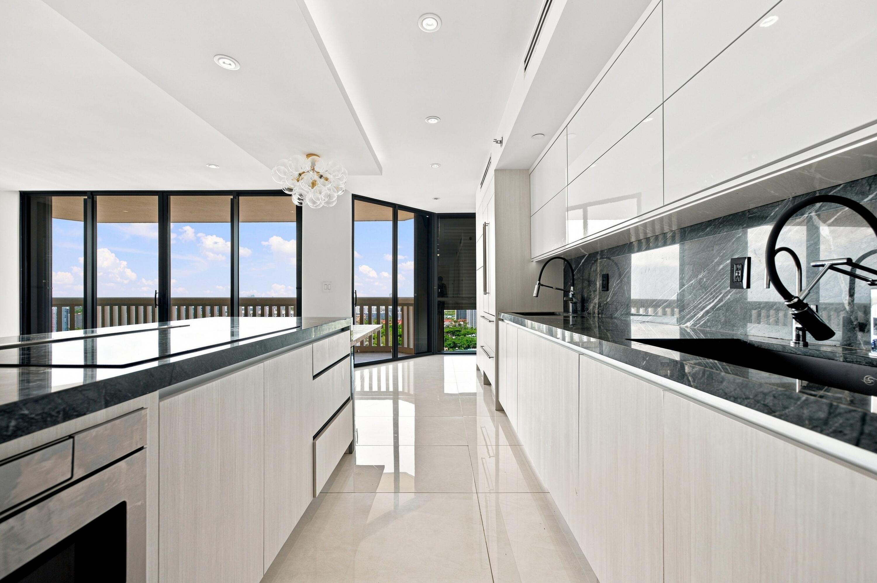 2000 Island #2905, Aventura FL 33160
