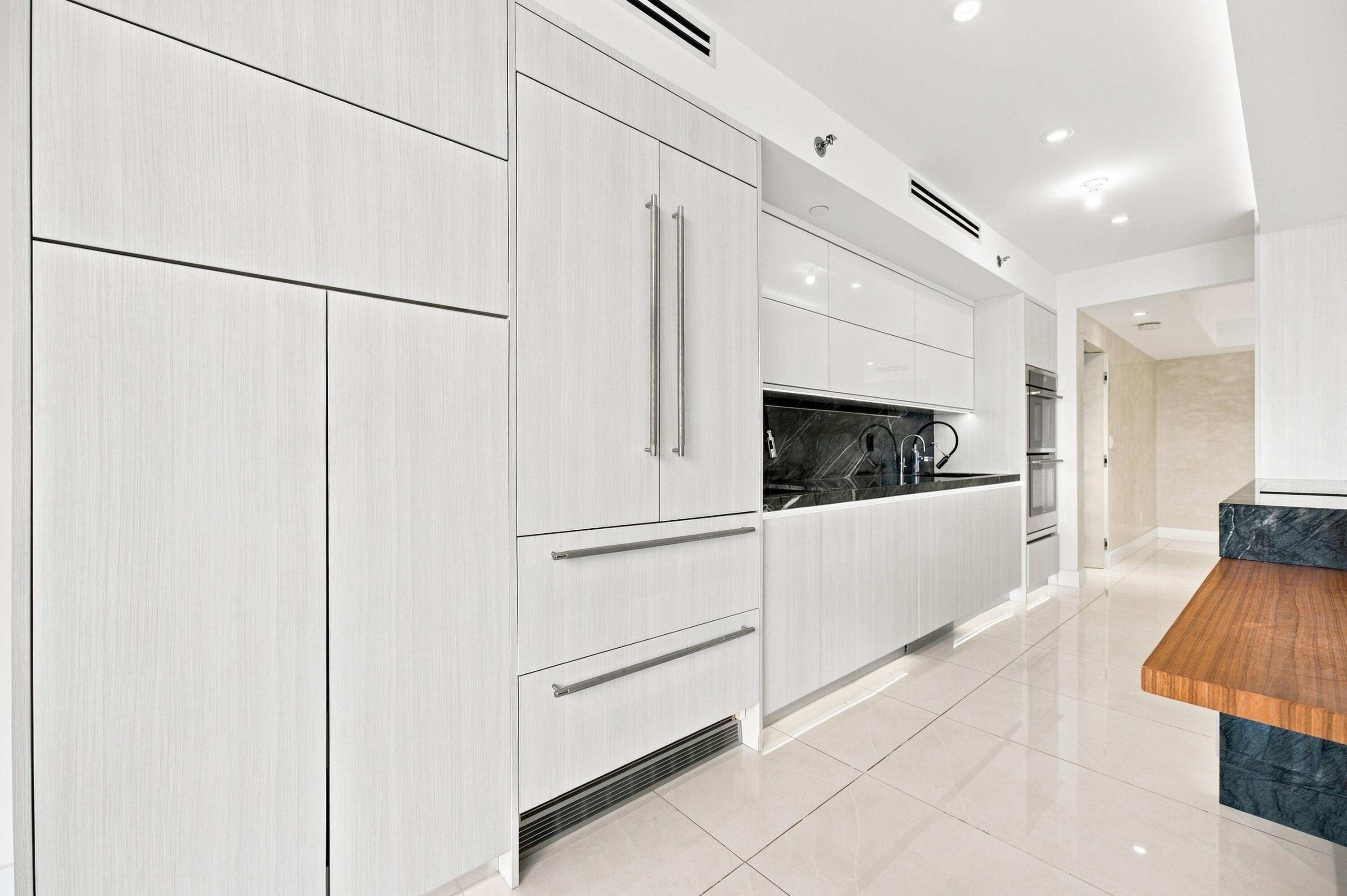 2000 Island #2905, Aventura FL 33160