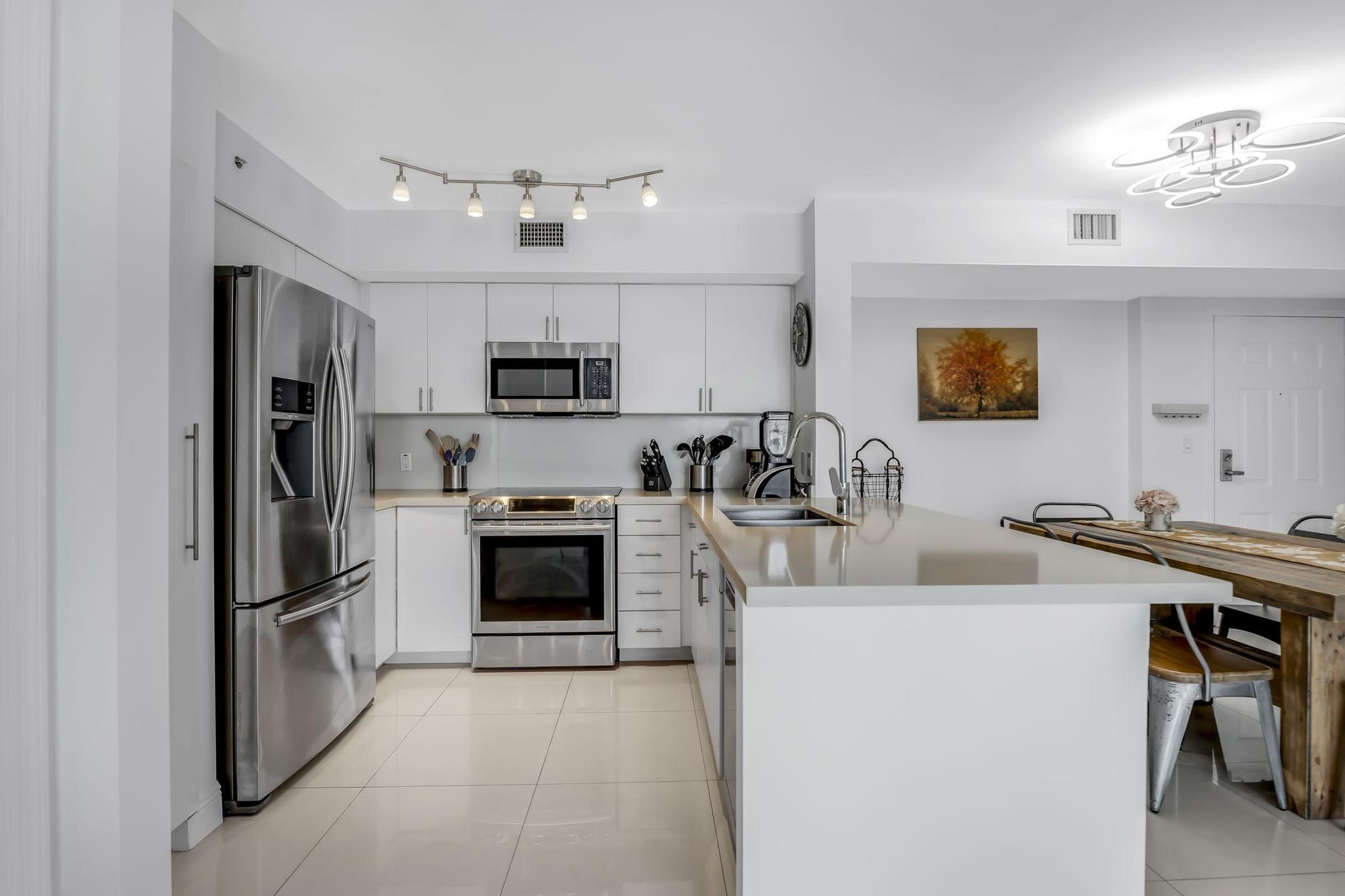 1155 BRICKELL BAY #2509, Miami FL 33131