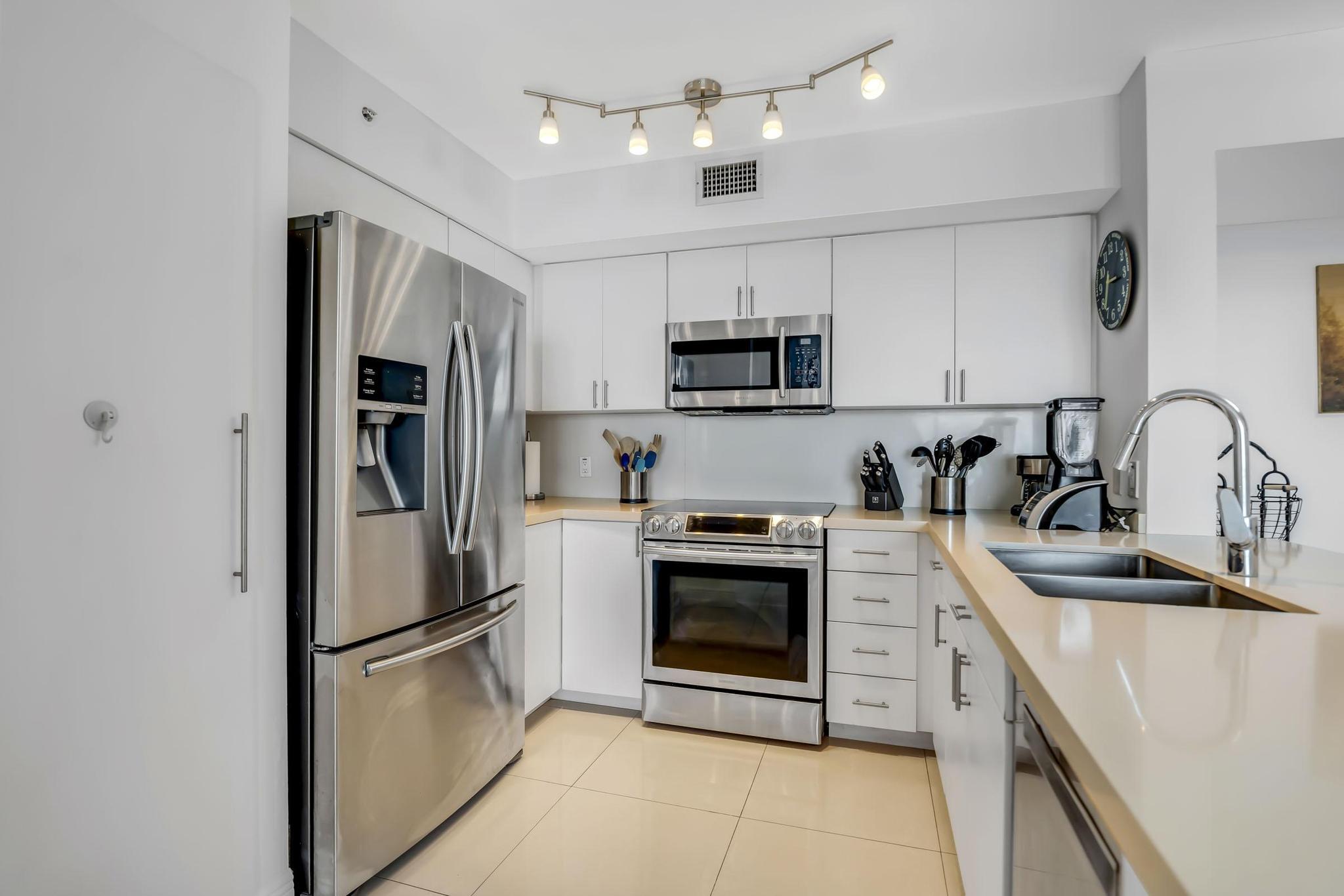 1155 BRICKELL BAY #2509, Miami FL 33131