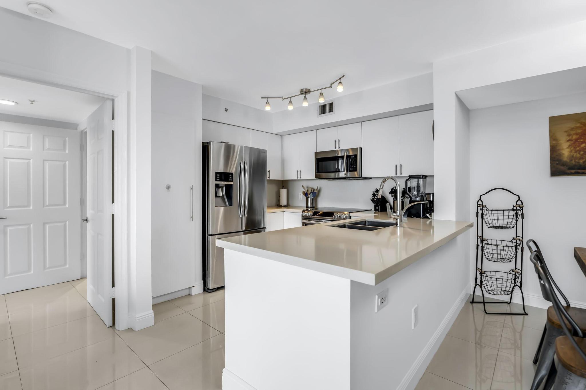 1155 BRICKELL BAY #2509, Miami FL 33131