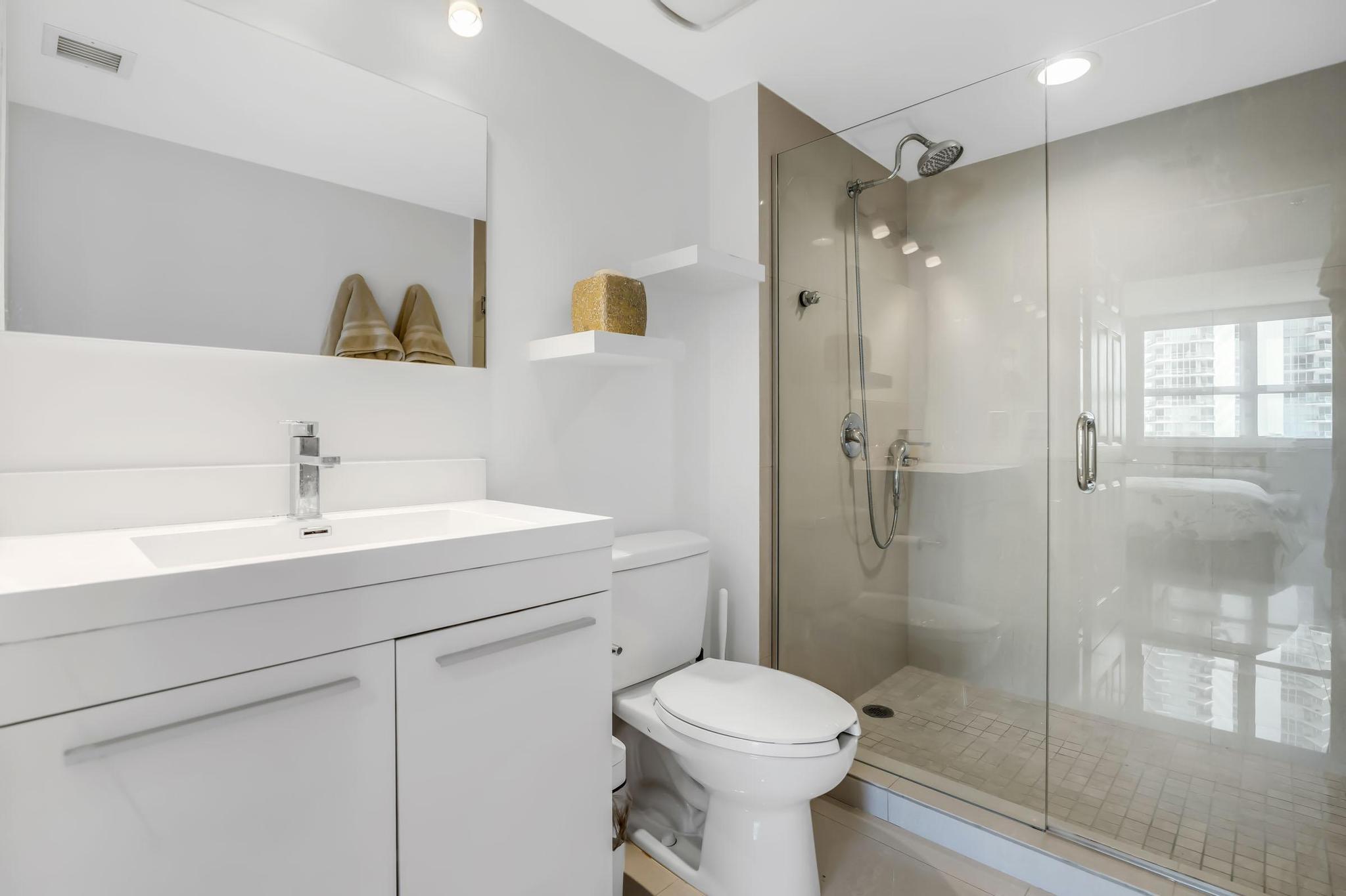1155 BRICKELL BAY #2509, Miami FL 33131