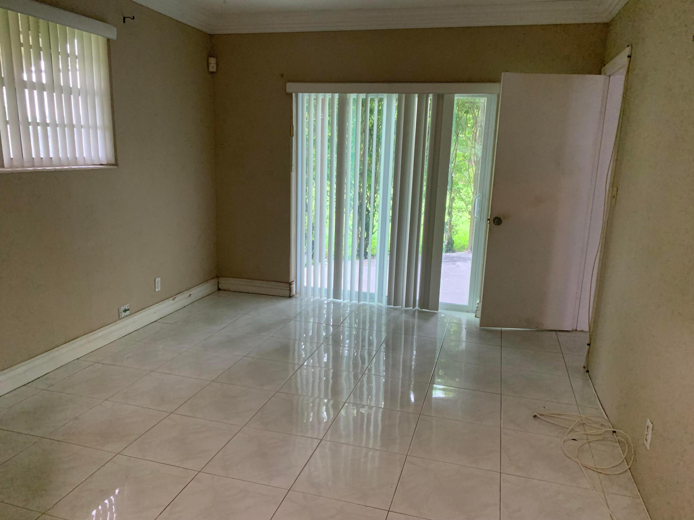 3296 NW 41ST, Lauderdale Lakes FL 33309