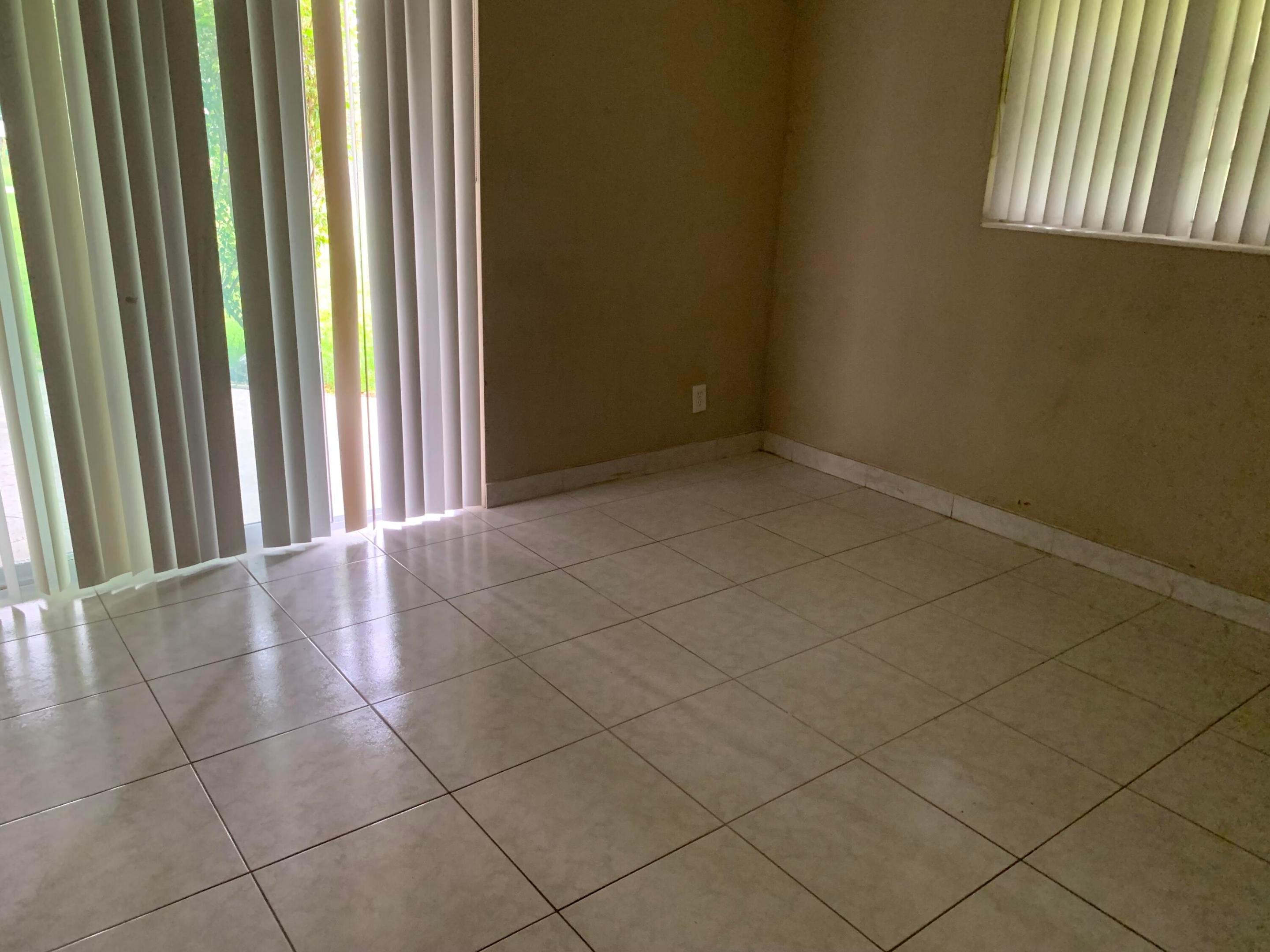 3296 NW 41ST, Lauderdale Lakes FL 33309