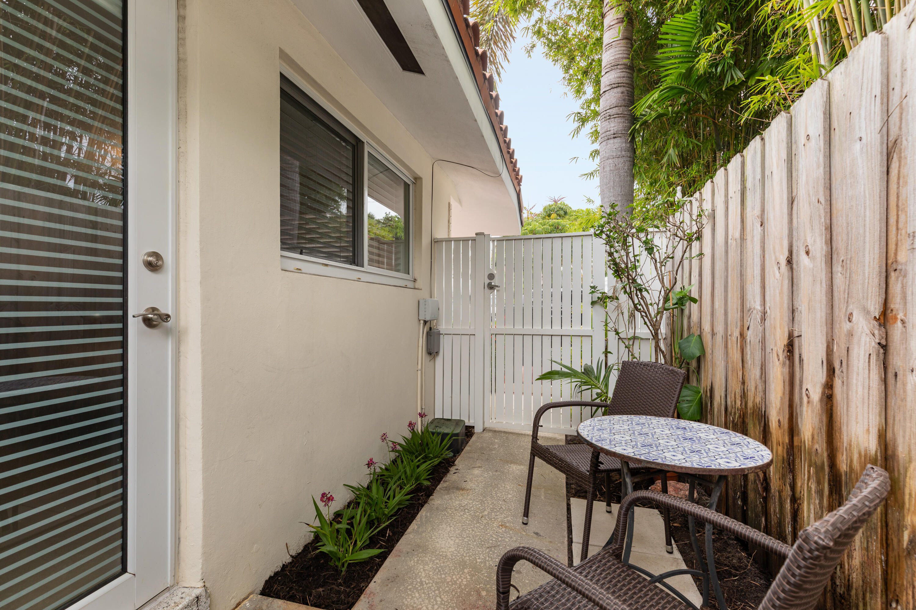 615 NE 10TH #101B, Fort Lauderdale FL 33304