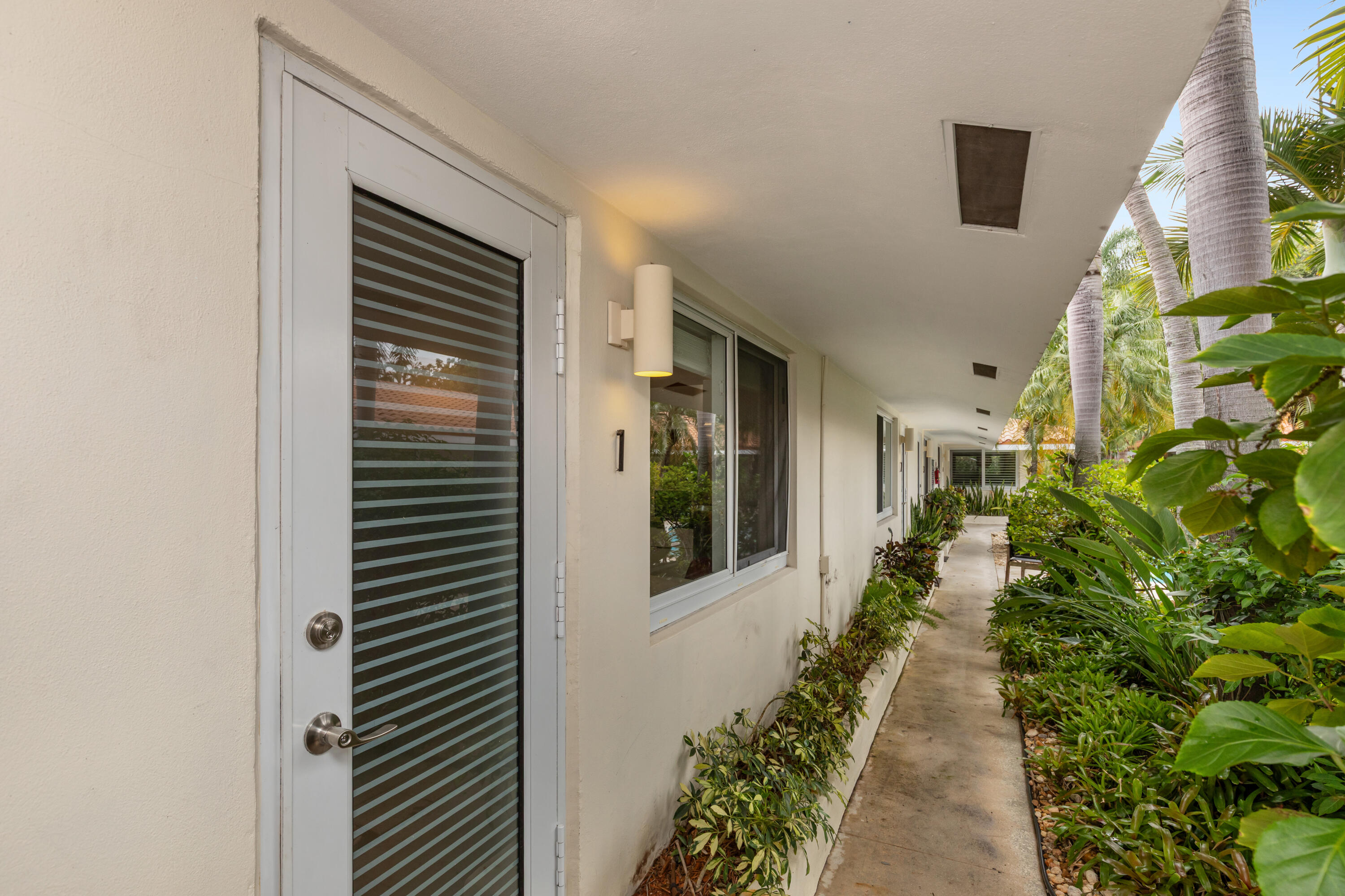 615 NE 10TH #101B, Fort Lauderdale FL 33304
