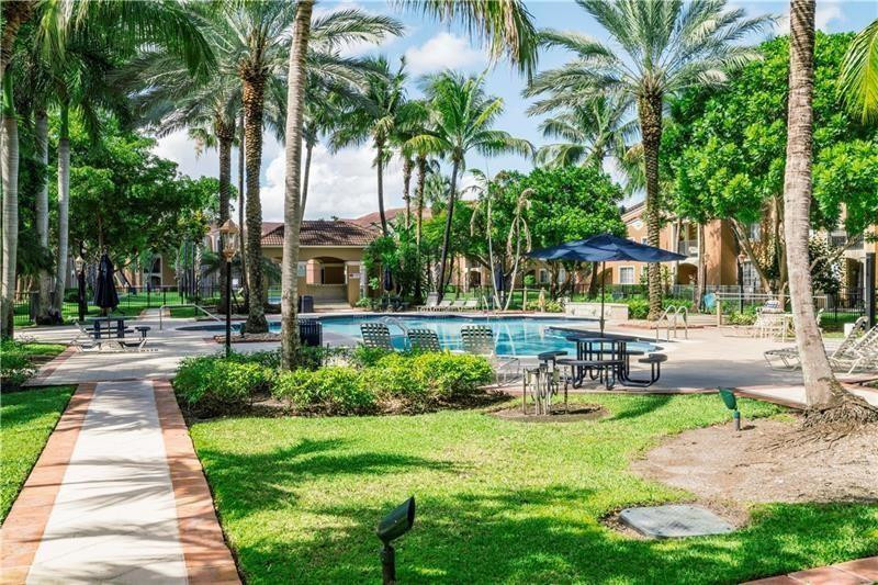 8020 N NOB HILL #206, Tamarac FL 33321