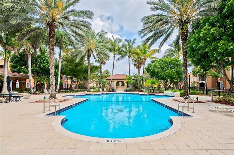 8020 N NOB HILL #206, Tamarac FL 33321