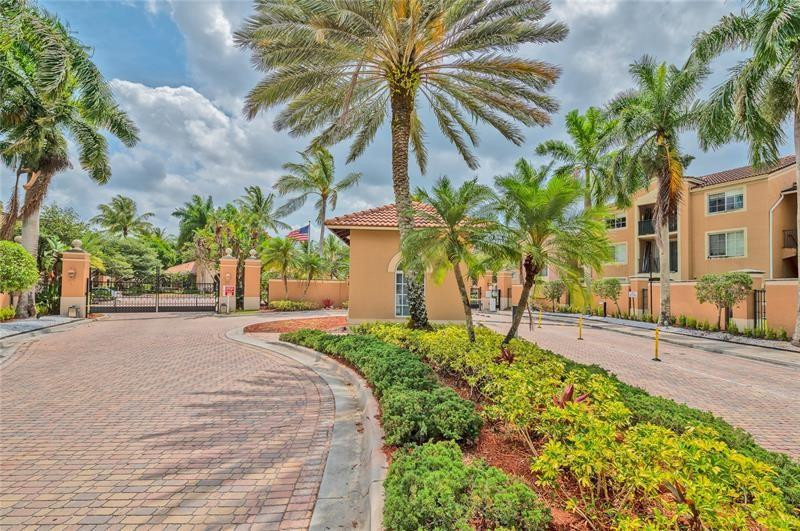 8020 N NOB HILL #206, Tamarac FL 33321