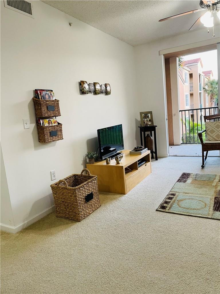 8020 N NOB HILL #206, Tamarac FL 33321