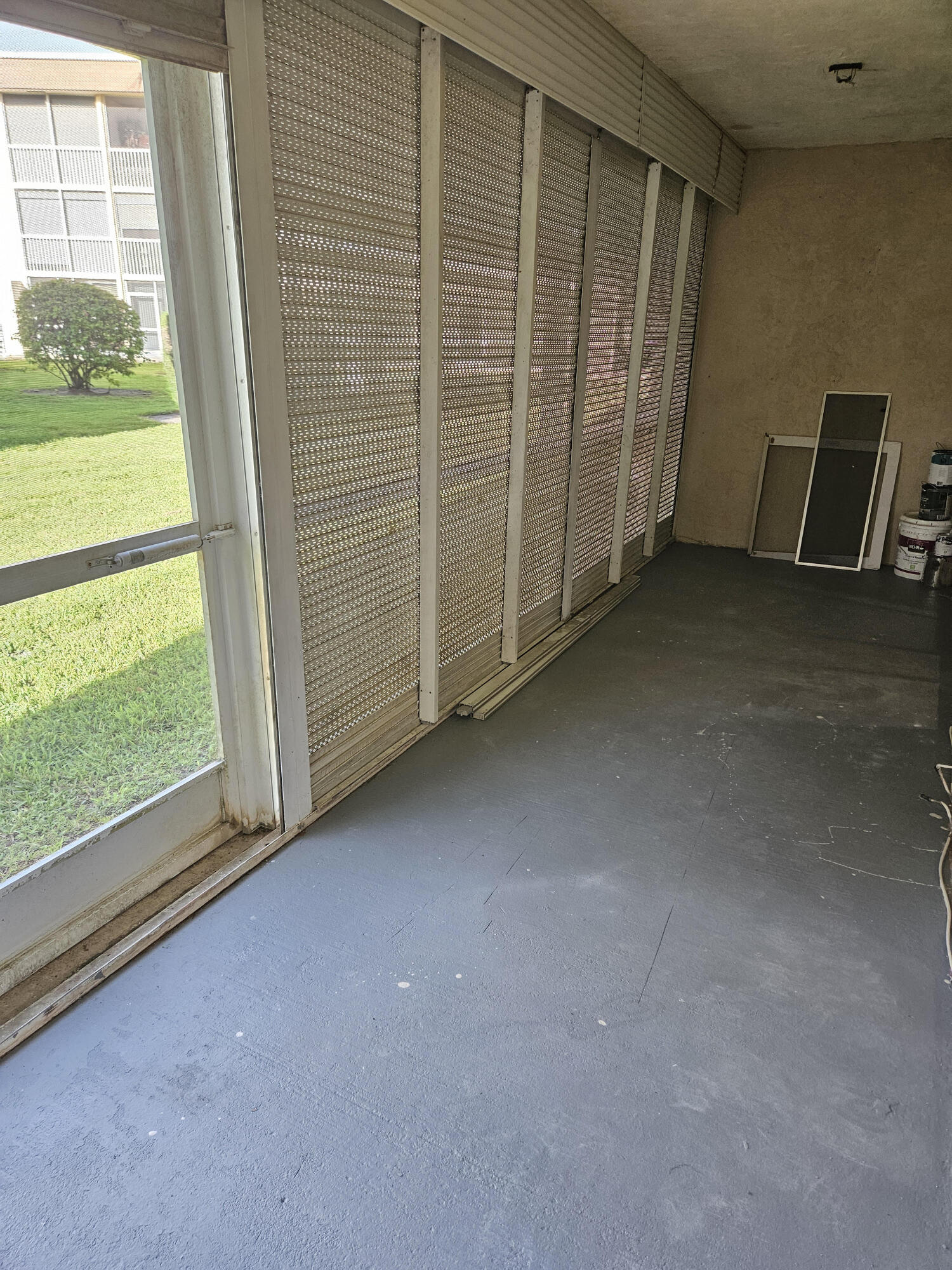300 VILLAGE GREEN #114, Palm Springs FL 33461