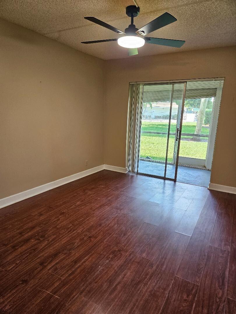 300 VILLAGE GREEN #114, Palm Springs FL 33461