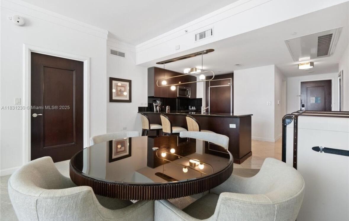 4391 Collins #623, Miami Beach FL 33140