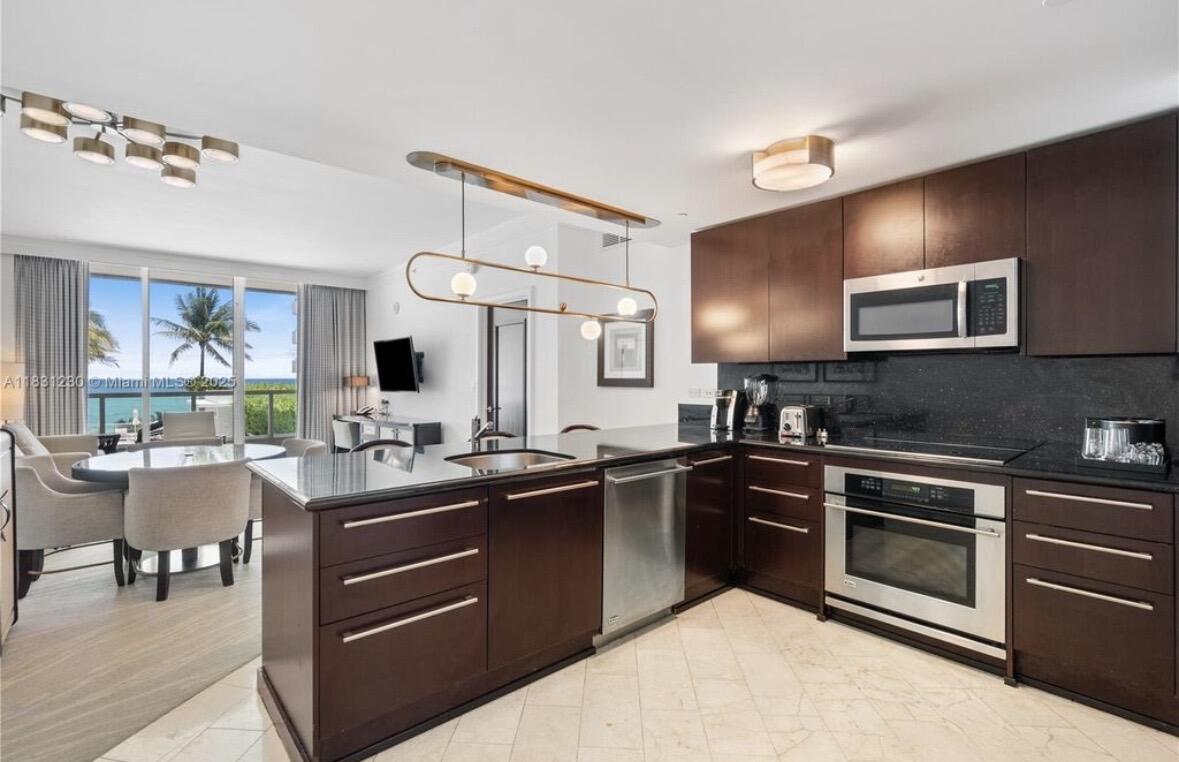 4391 Collins #623, Miami Beach FL 33140