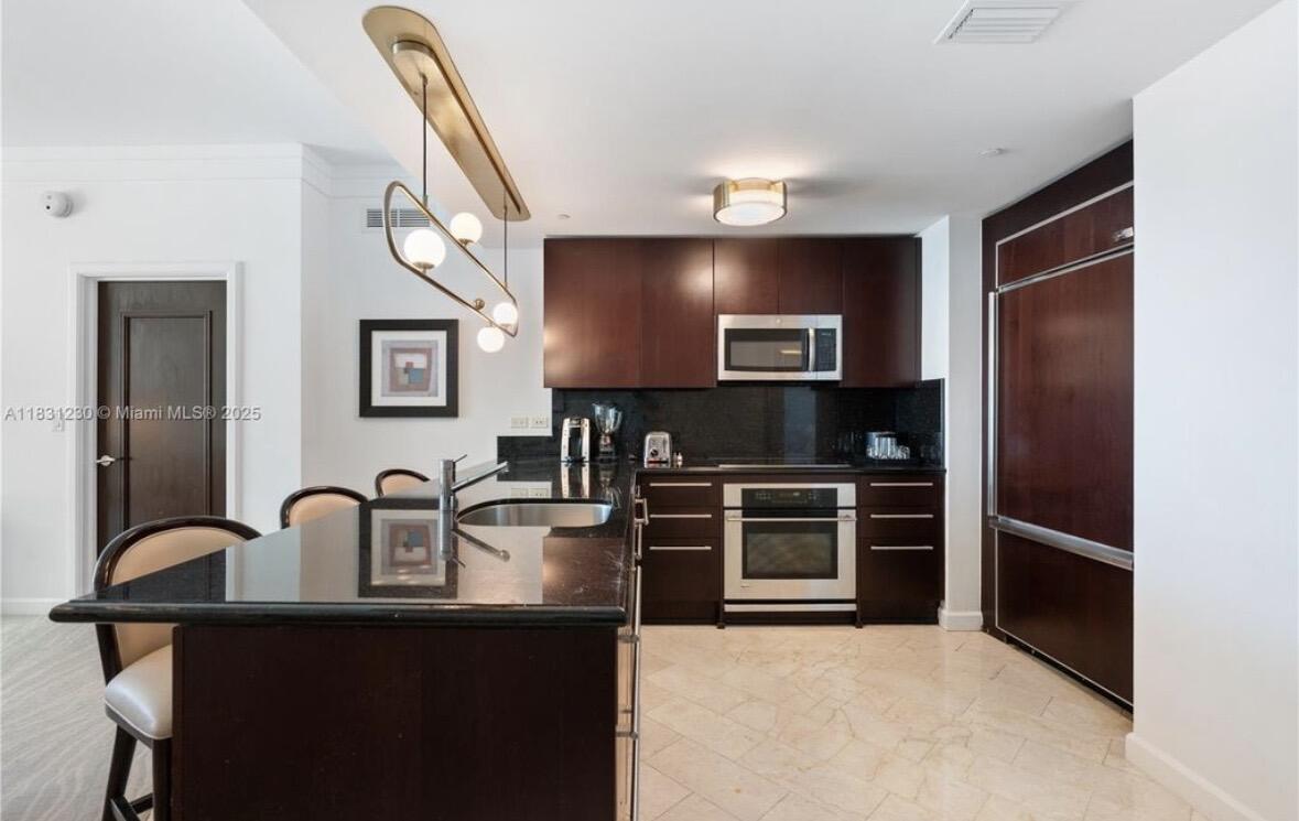 4391 Collins #623, Miami Beach FL 33140