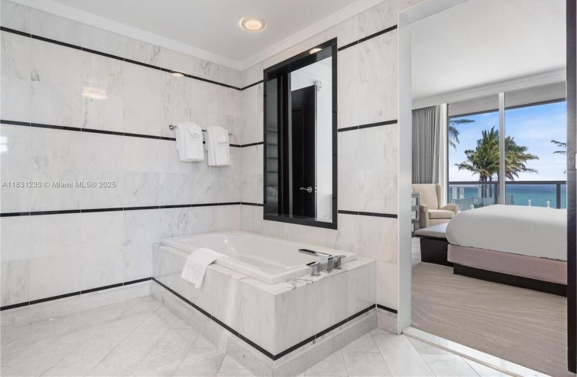 4391 Collins #623, Miami Beach FL 33140