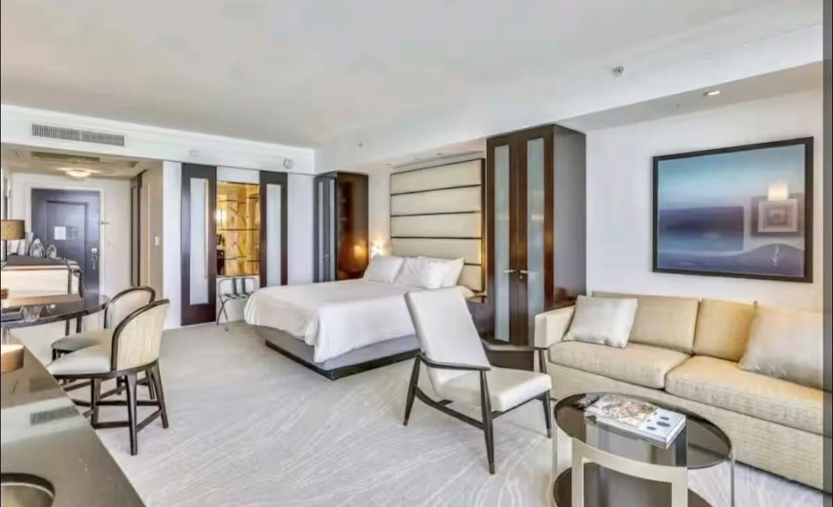 4391 Collins #1913, Miami Beach FL 33140