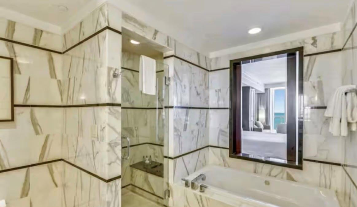4391 Collins #1913, Miami Beach FL 33140