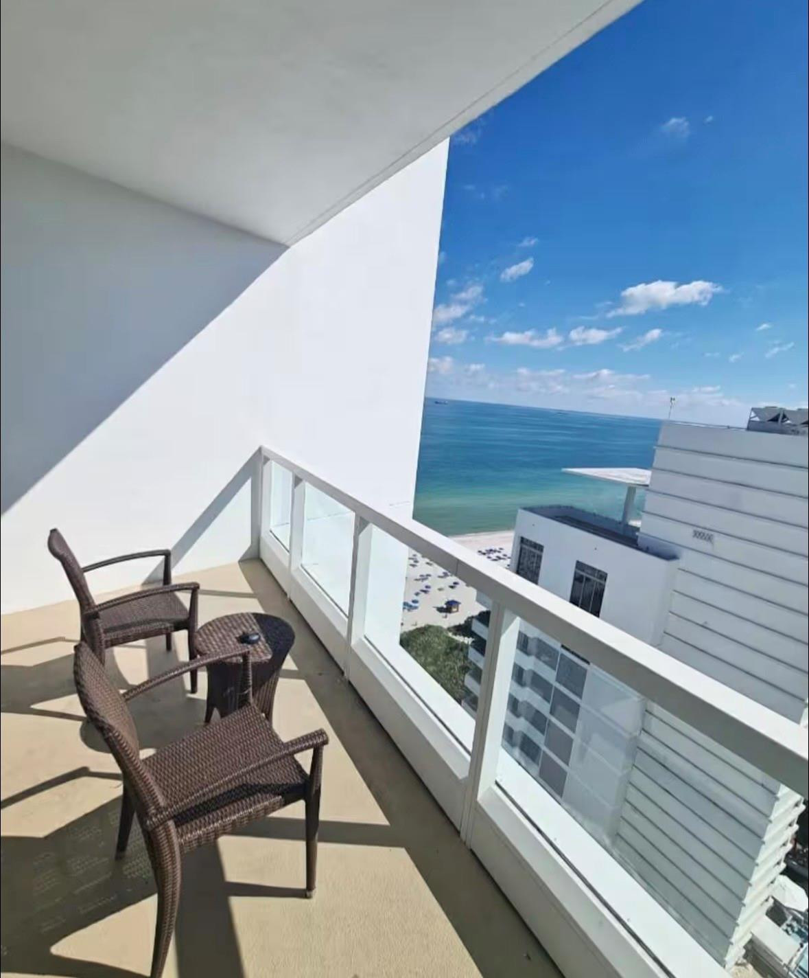 4391 Collins #1913, Miami Beach FL 33140