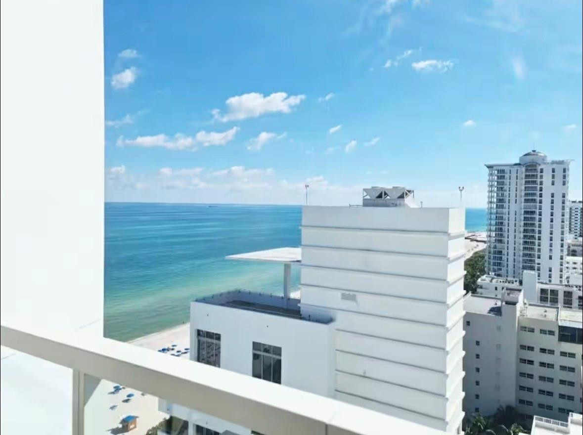 4391 Collins #1913, Miami Beach FL 33140