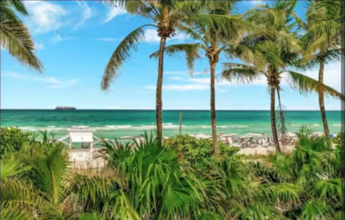 4391 Collins #1913, Miami Beach FL 33140