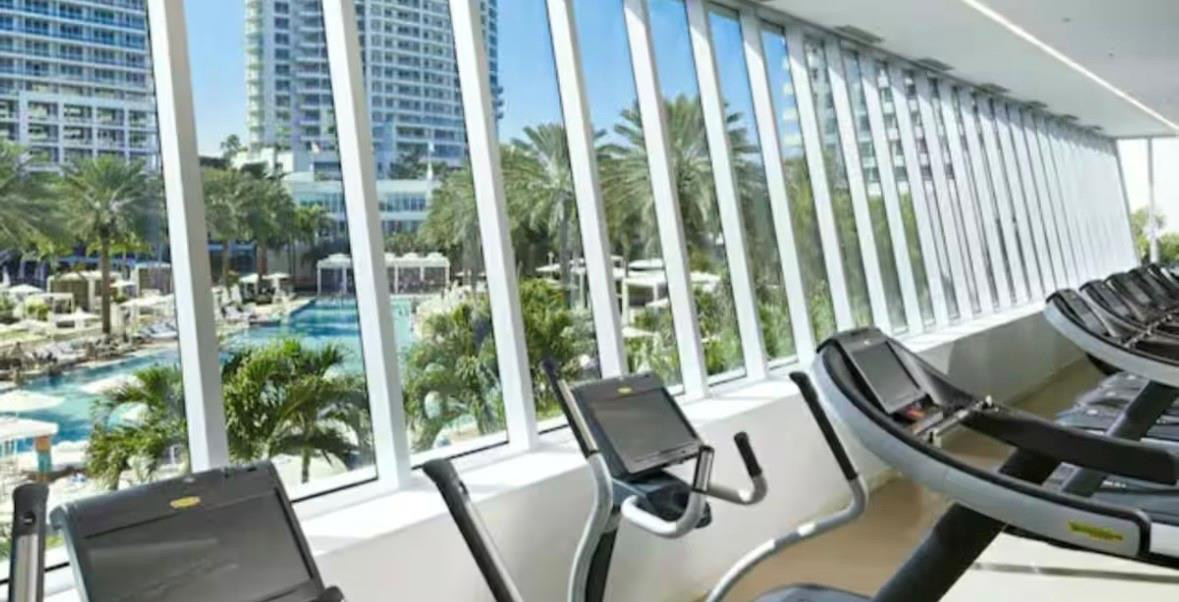 4391 Collins #1913, Miami Beach FL 33140