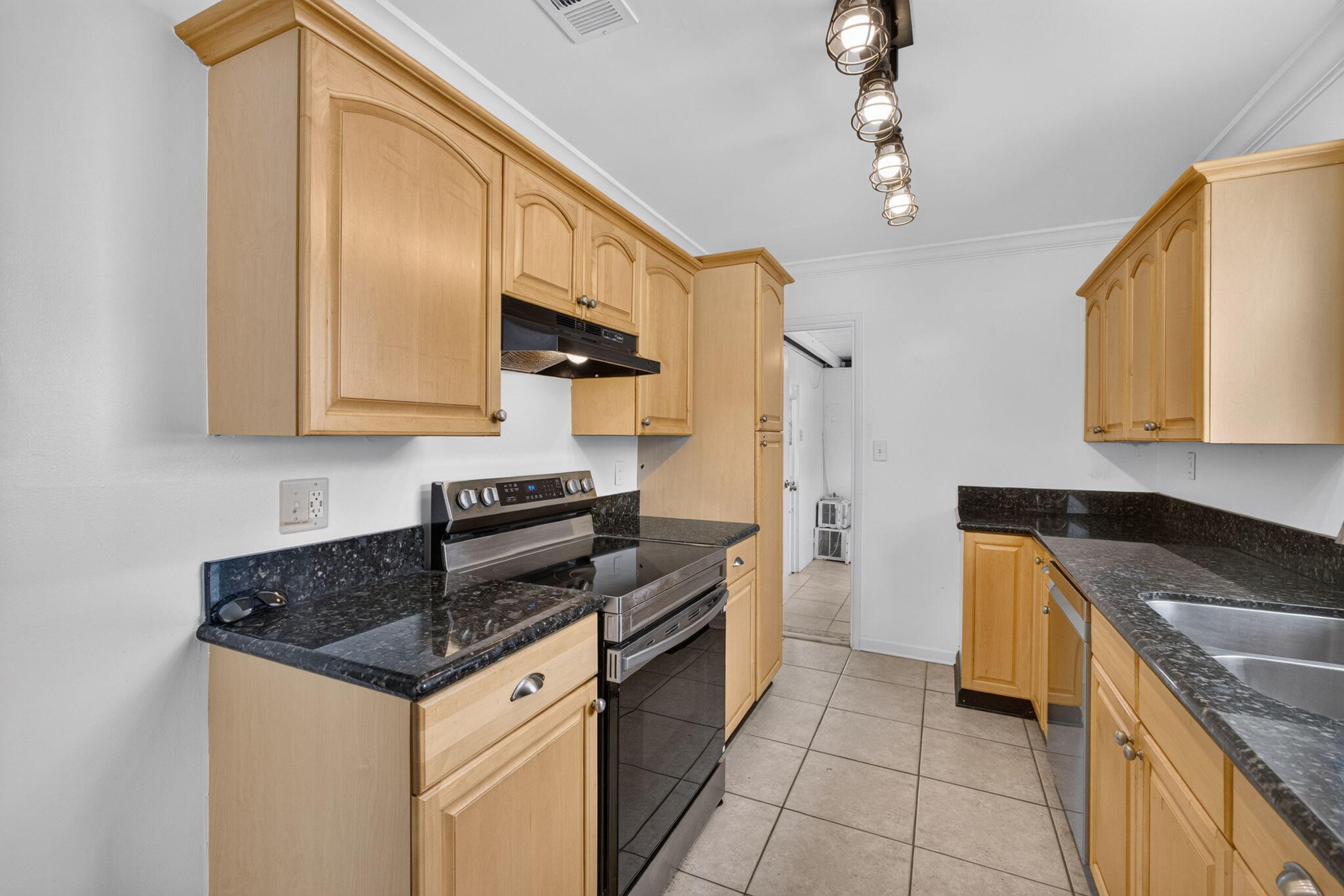 813 Date Palm, Lake Park FL 33403