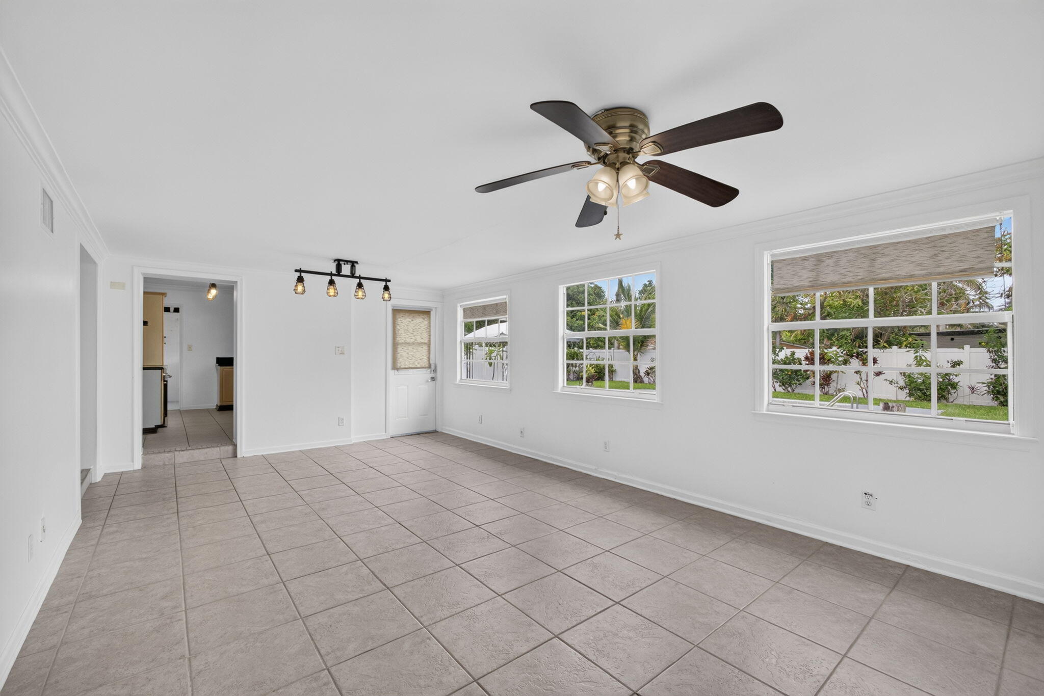 813 Date Palm, Lake Park FL 33403