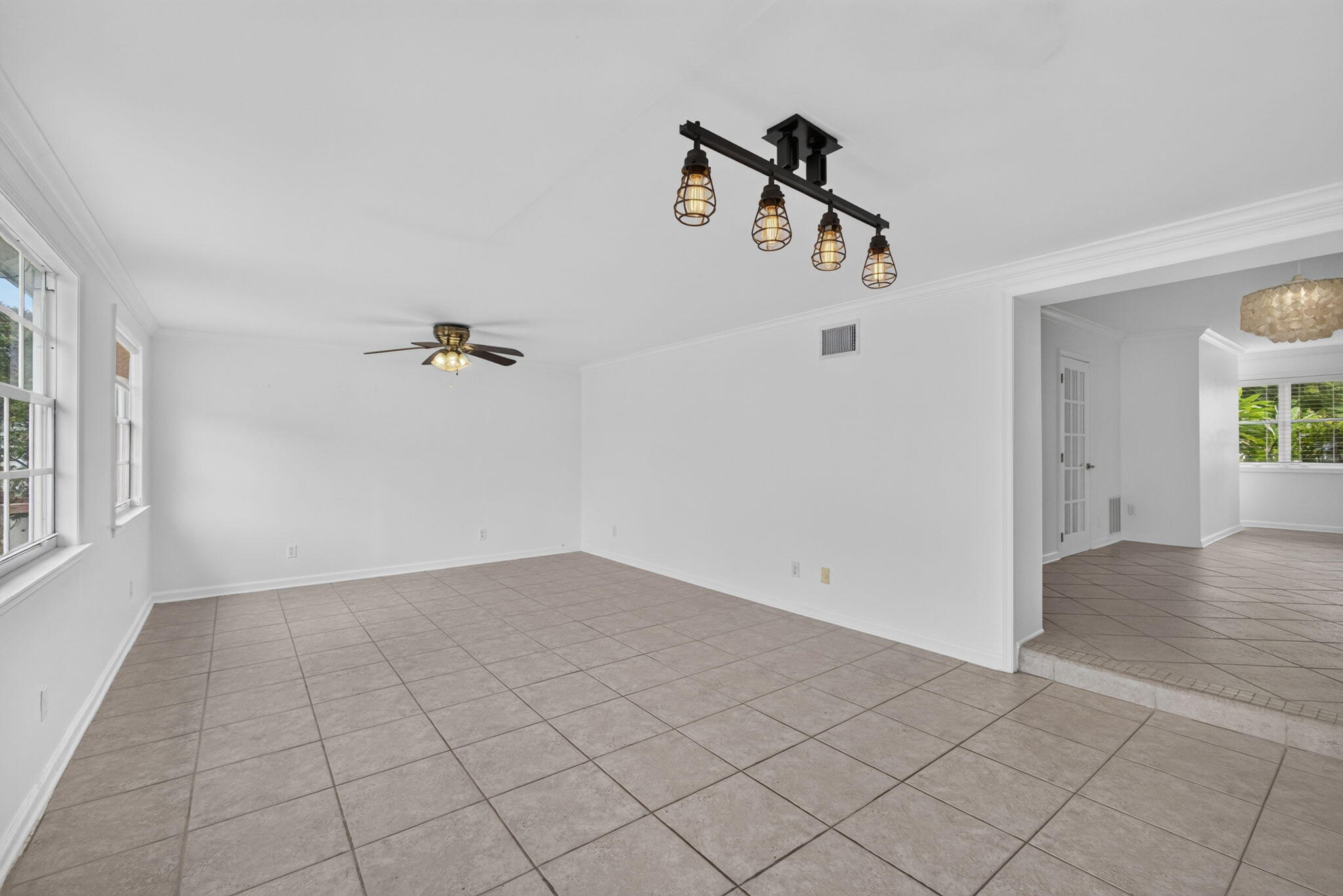 813 Date Palm, Lake Park FL 33403