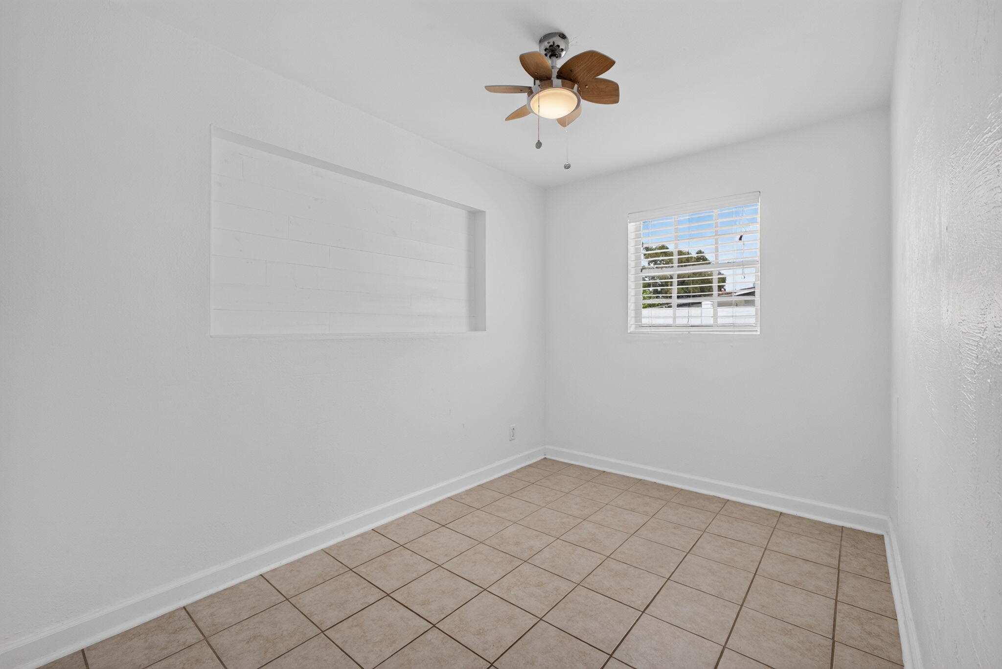 813 Date Palm, Lake Park FL 33403