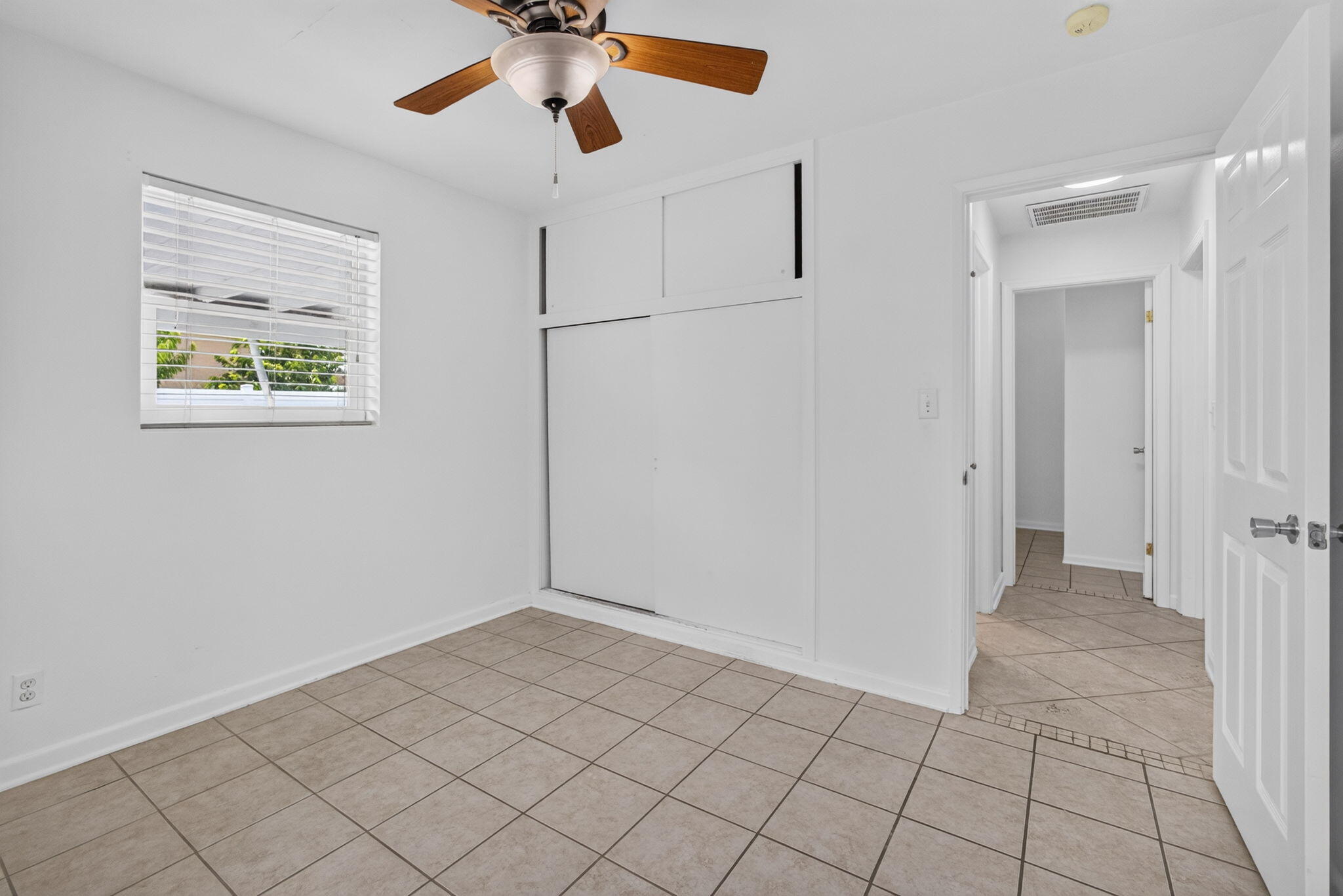 813 Date Palm, Lake Park FL 33403