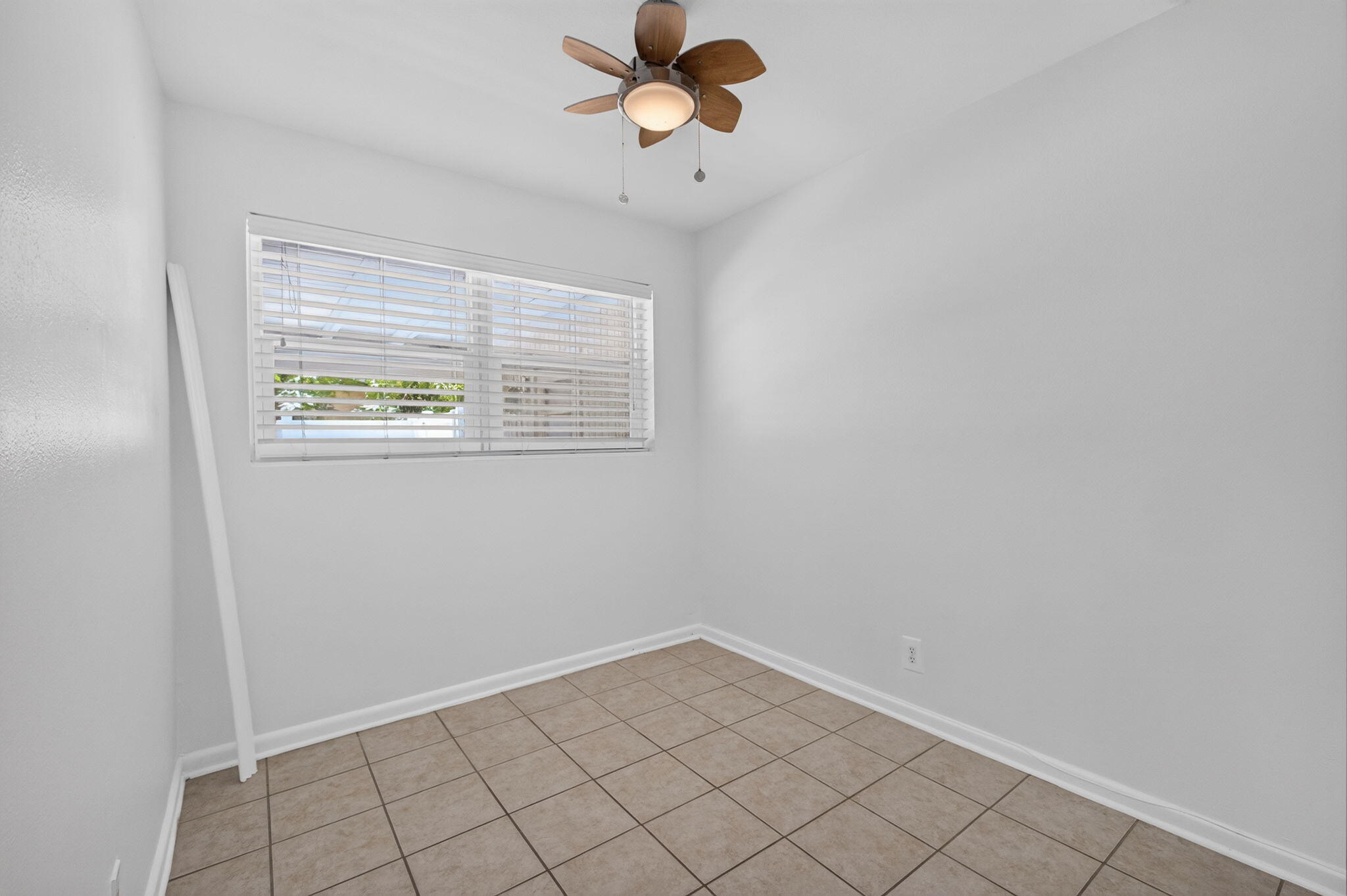 813 Date Palm, Lake Park FL 33403