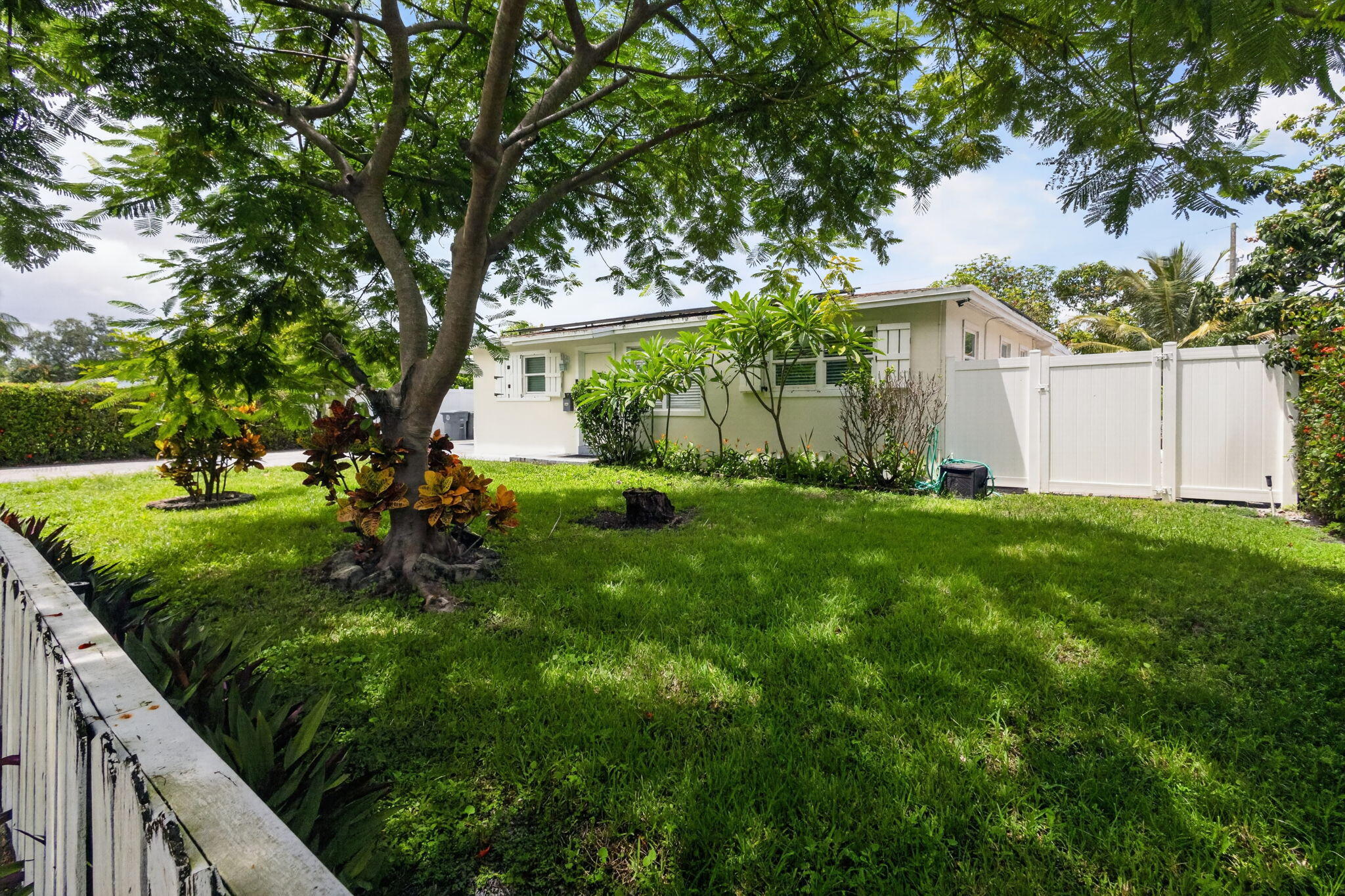 813 Date Palm, Lake Park FL 33403