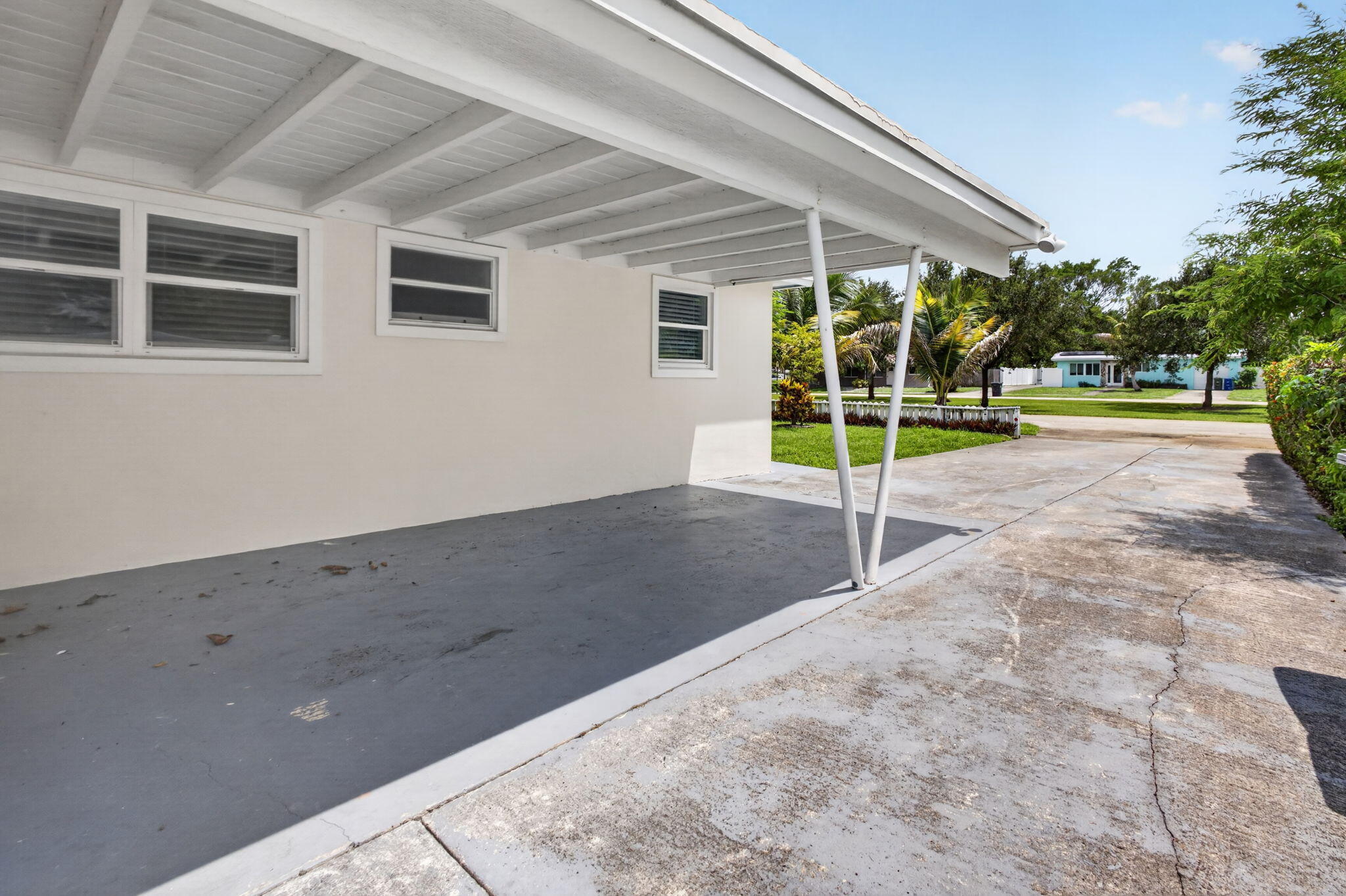 813 Date Palm, Lake Park FL 33403