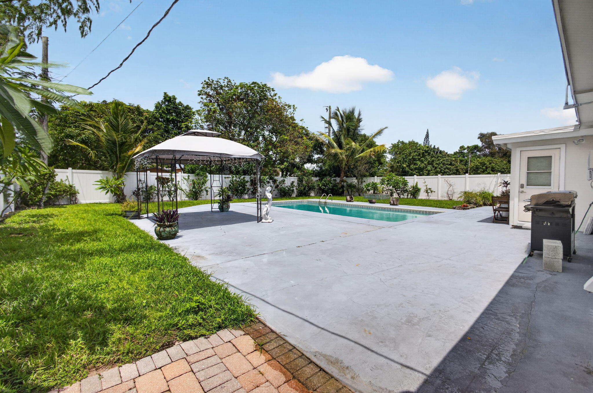 813 Date Palm, Lake Park FL 33403